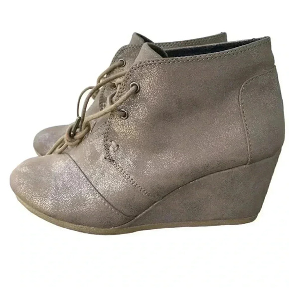 Toms Metallic Gray Ankle Boots - Picture 2 of 7